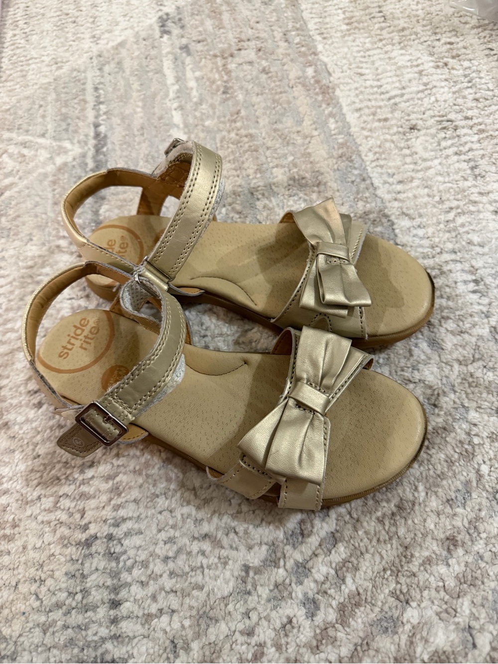 Stride Rite Girls' Metallic Gold Bow Sandals size 3